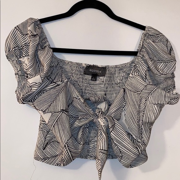 Functioning wrap front crop top - Picture 1 of 1